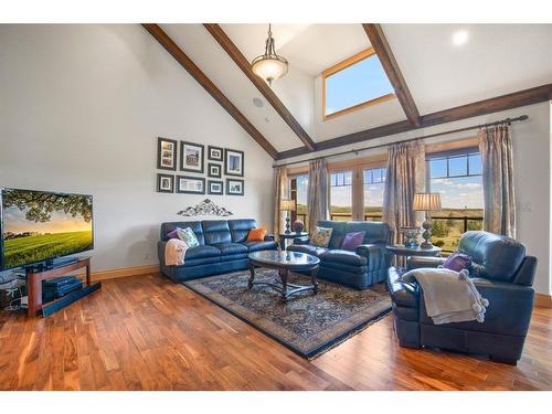 38041 Range Road 253, Rural Red Deer County, AB - Indoor Photo Showing Living Room