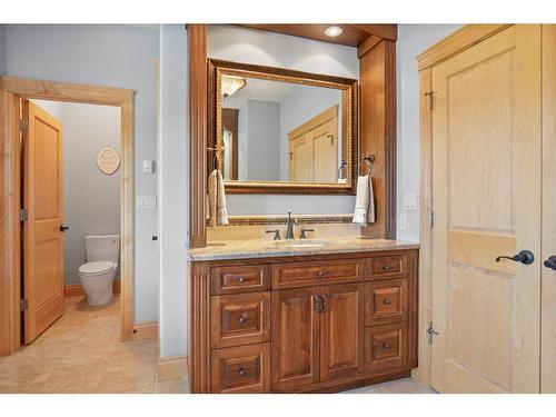 38041 Range Road 253, Rural Red Deer County, AB - Indoor Photo Showing Bathroom