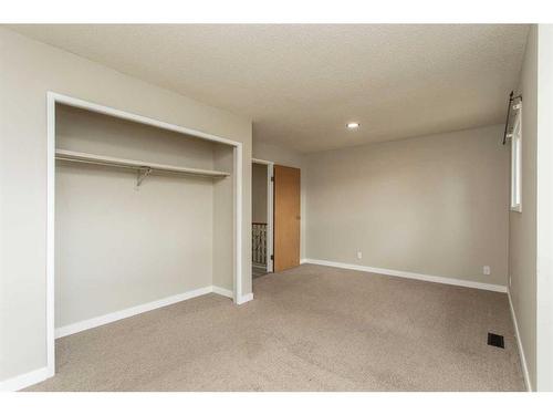 284 Cornett Drive, Red Deer, AB - Indoor Photo Showing Other Room