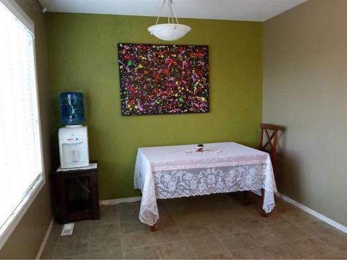 11501 77 Avenue, Grande Prairie, AB - Indoor Photo Showing Bedroom