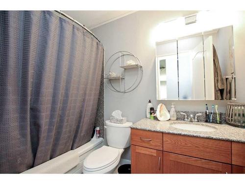 172-5140 62 Street, Red Deer, AB - Indoor Photo Showing Bathroom