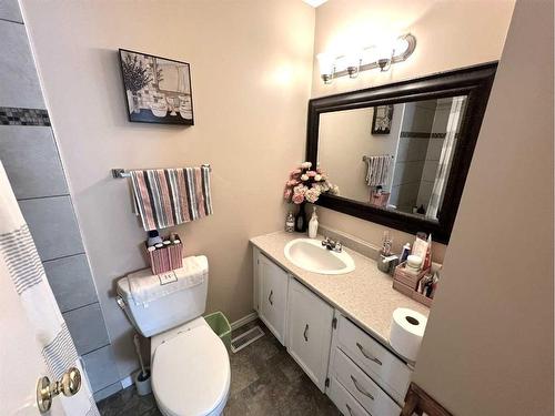 269 Overdown Drive, Red Deer, AB - Indoor Photo Showing Bathroom