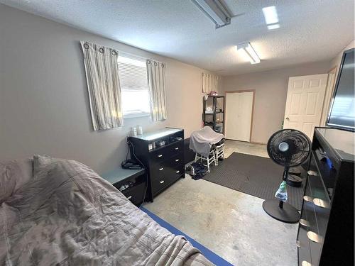 269 Overdown Drive, Red Deer, AB - Indoor Photo Showing Bedroom