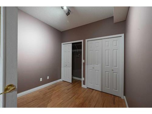 126-5300 48 Street, Red Deer, AB - Indoor Photo Showing Other Room