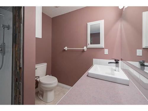 126-5300 48 Street, Red Deer, AB - Indoor Photo Showing Bathroom
