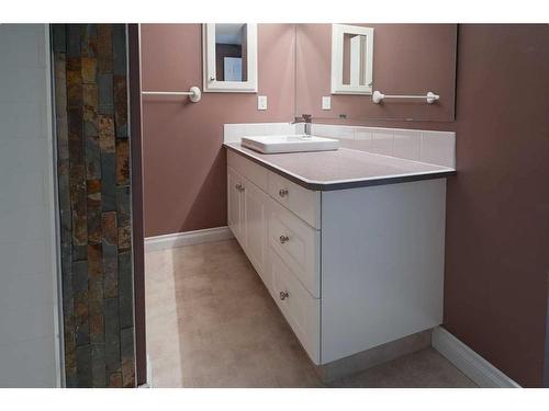 126-5300 48 Street, Red Deer, AB - Indoor Photo Showing Bathroom