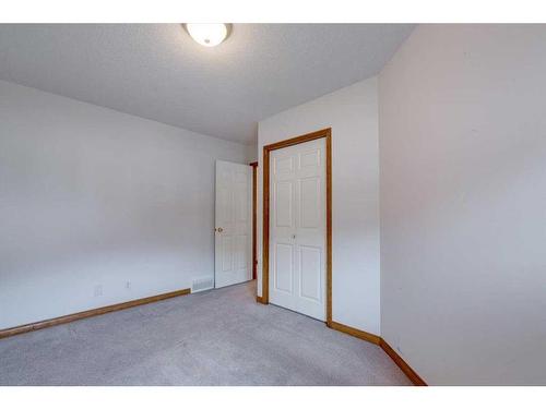 11 Westin Place, Sylvan Lake, AB - Indoor Photo Showing Other Room