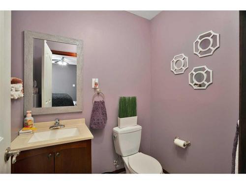 124 Ireland Crescent, Red Deer, AB - Indoor Photo Showing Bathroom
