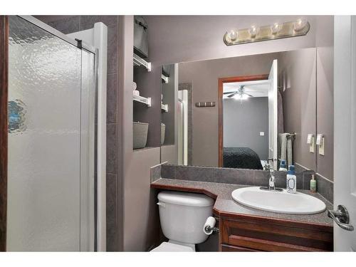 124 Ireland Crescent, Red Deer, AB - Indoor Photo Showing Bathroom