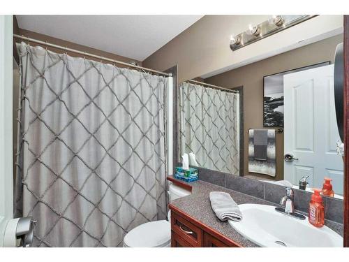 124 Ireland Crescent, Red Deer, AB - Indoor Photo Showing Bathroom