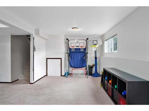 124 Ireland Crescent, Red Deer, AB - Indoor Photo Showing Other Room