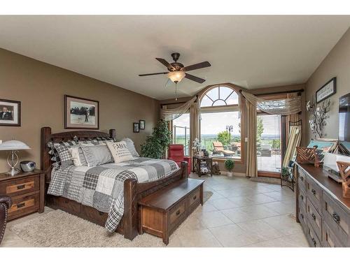 38423 Range Road 282, Rural Red Deer County, AB - Indoor Photo Showing Bedroom