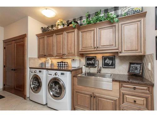 38423 Range Road 282, Rural Red Deer County, AB - Indoor Photo Showing Laundry Room