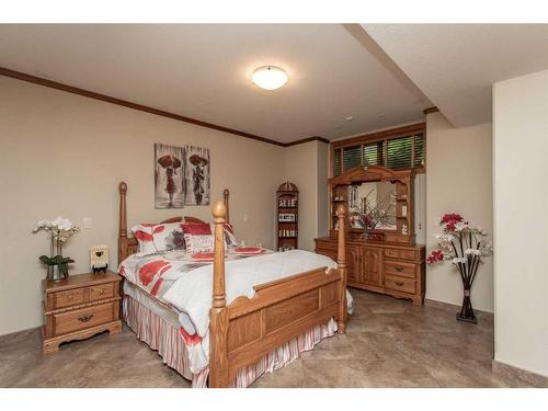 38423 Range Road 282, Rural Red Deer County, AB - Indoor Photo Showing Bedroom