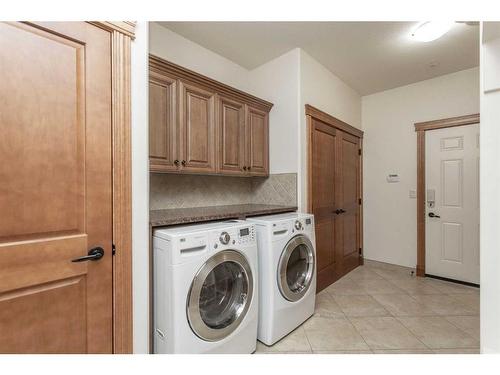 38423 Range Road 282, Rural Red Deer County, AB - Indoor Photo Showing Laundry Room