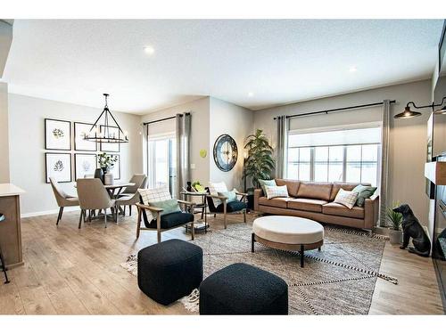 36 Key Cove Sw, Airdrie, AB - Indoor Photo Showing Living Room