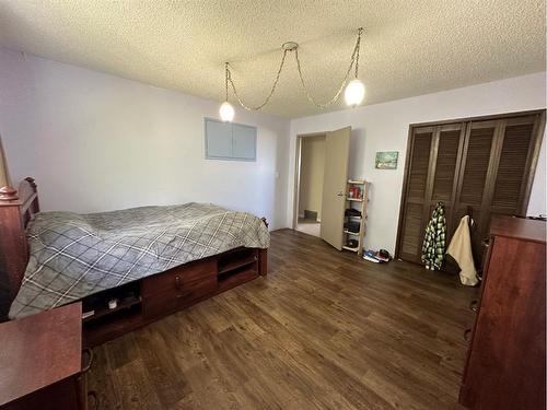 1205 1 Street Ne, Three Hills, AB - Indoor Photo Showing Bedroom