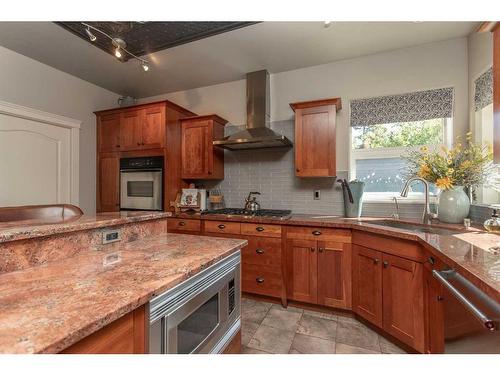 3-421022 Range Road 260, Rural Ponoka County, AB - Indoor Photo Showing Kitchen With Double Sink