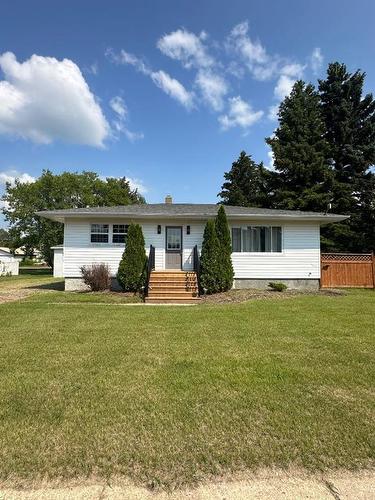 5005 54 Street, Killam, AB - Outdoor