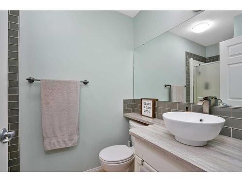 46 Westwood Crescent, Sylvan Lake, AB - Indoor Photo Showing Bathroom