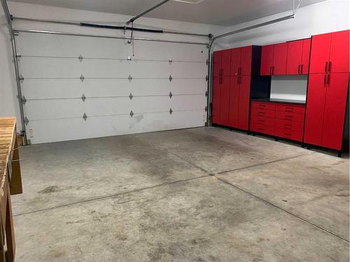 142 Connaught Crescent, Red Deer, AB - Indoor Photo Showing Garage
