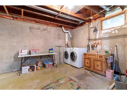 2302 19 Street, Delburne, AB - Indoor Photo Showing Laundry Room
