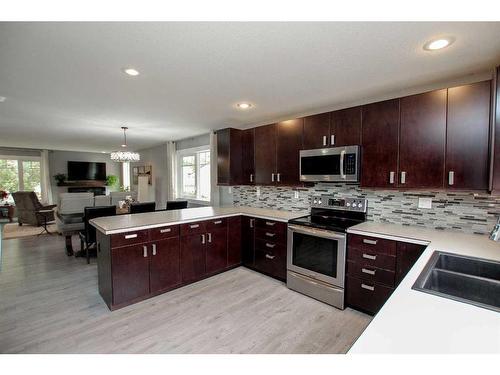 5818 41 Street Crescent, Red Deer, AB - Indoor Photo Showing Kitchen With Double Sink With Upgraded Kitchen