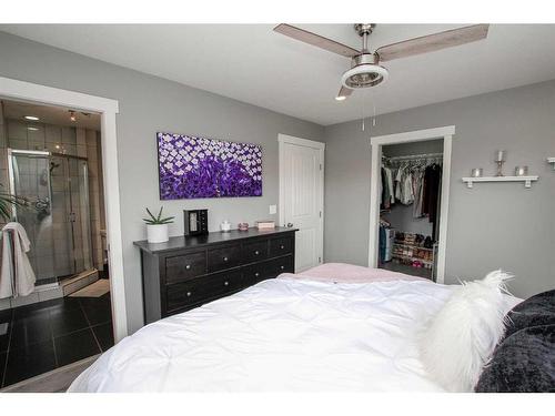 5818 41 Street Crescent, Red Deer, AB - Indoor Photo Showing Bedroom