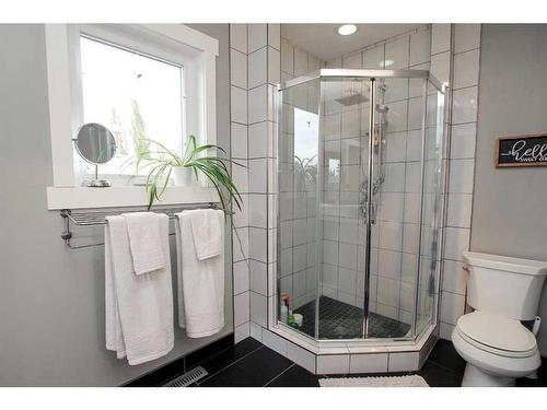 5818 41 Street Crescent, Red Deer, AB - Indoor Photo Showing Bathroom