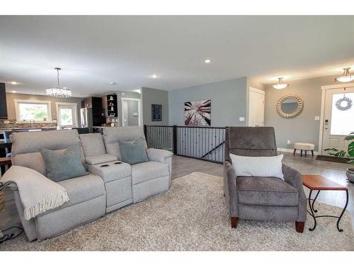 5818 41 Street Crescent, Red Deer, AB - Indoor Photo Showing Living Room