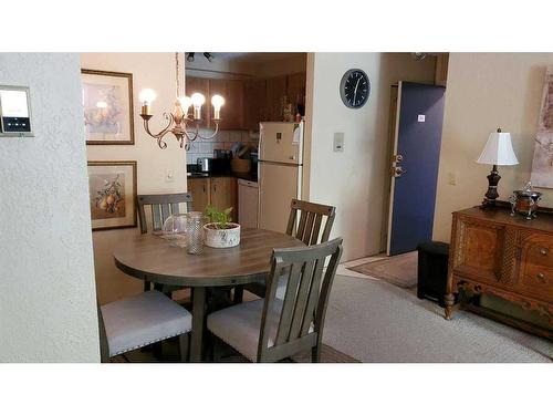 301-636 Meredith Road Ne, Calgary, AB - Indoor Photo Showing Dining Room