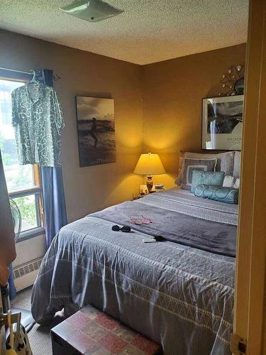 301-636 Meredith Road Ne, Calgary, AB - Indoor Photo Showing Bedroom