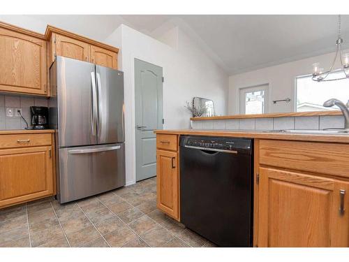 78 Donald Close, Red Deer, AB - Indoor Photo Showing Kitchen
