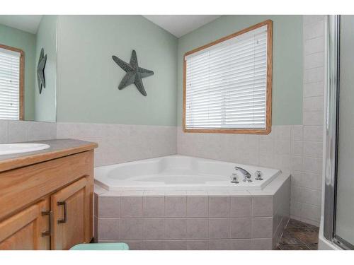 78 Donald Close, Red Deer, AB - Indoor Photo Showing Bathroom