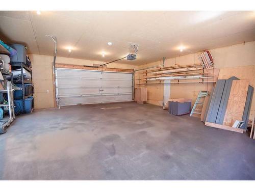 78 Donald Close, Red Deer, AB - Indoor Photo Showing Garage