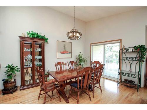 4631 48 Street, Red Deer, AB - Indoor Photo Showing Dining Room