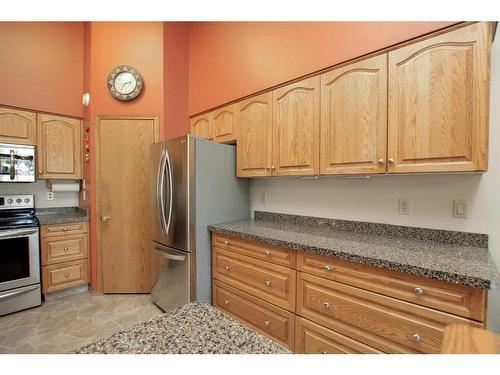 4631 48 Street, Red Deer, AB - Indoor Photo Showing Kitchen