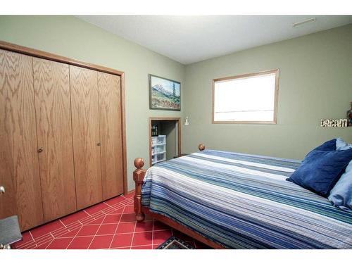 4631 48 Street, Red Deer, AB - Indoor Photo Showing Bedroom