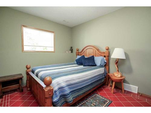 4631 48 Street, Red Deer, AB - Indoor Photo Showing Bedroom