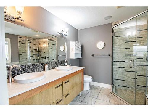 115 Issard Close, Red Deer, AB - Indoor Photo Showing Bathroom