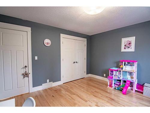 115 Issard Close, Red Deer, AB - Indoor Photo Showing Other Room