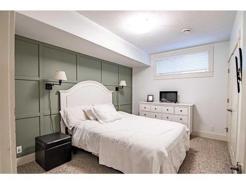 115 Issard Close, Red Deer, AB - Indoor Photo Showing Bedroom