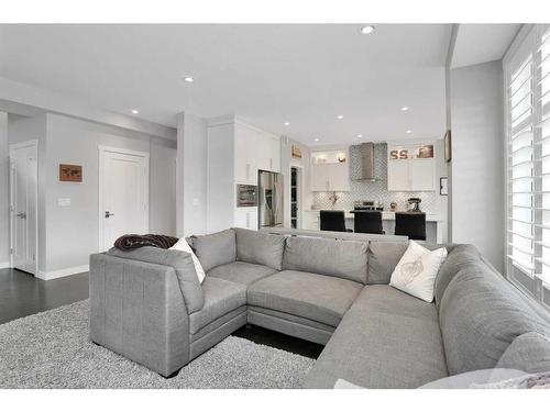 33 Lundberg Crescent, Red Deer, AB - Indoor Photo Showing Living Room