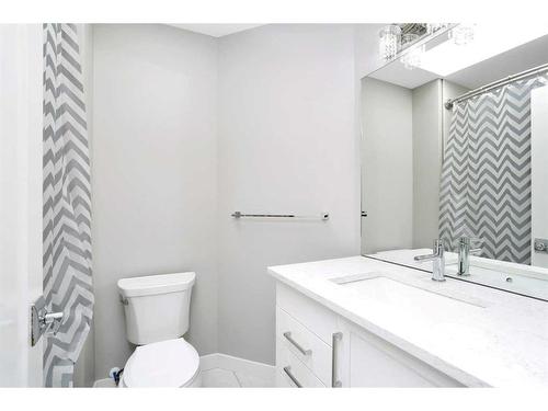 33 Lundberg Crescent, Red Deer, AB - Indoor Photo Showing Bathroom