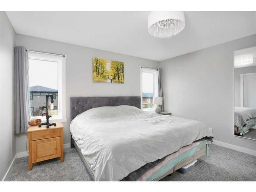 33 Lundberg Crescent, Red Deer, AB - Indoor Photo Showing Bedroom