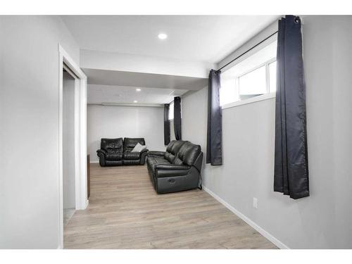 33 Lundberg Crescent, Red Deer, AB - Indoor Photo Showing Other Room