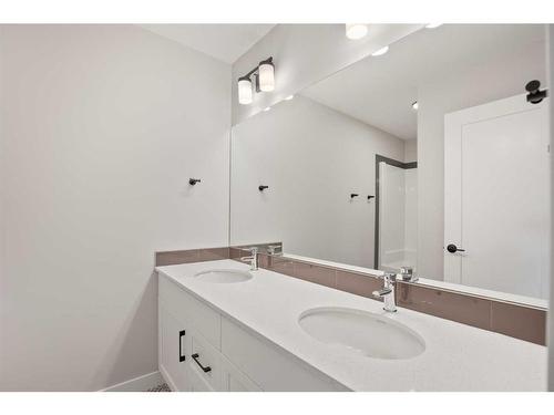 27 Gray Close, Sylvan Lake, AB - Indoor Photo Showing Bathroom