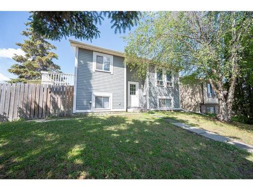 2 Griffiths Avenue, Red Deer, AB - Outdoor