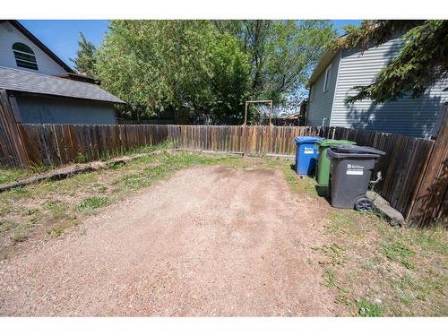 2 Griffiths Avenue, Red Deer, AB - Outdoor