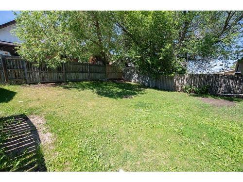 2 Griffiths Avenue, Red Deer, AB - Outdoor